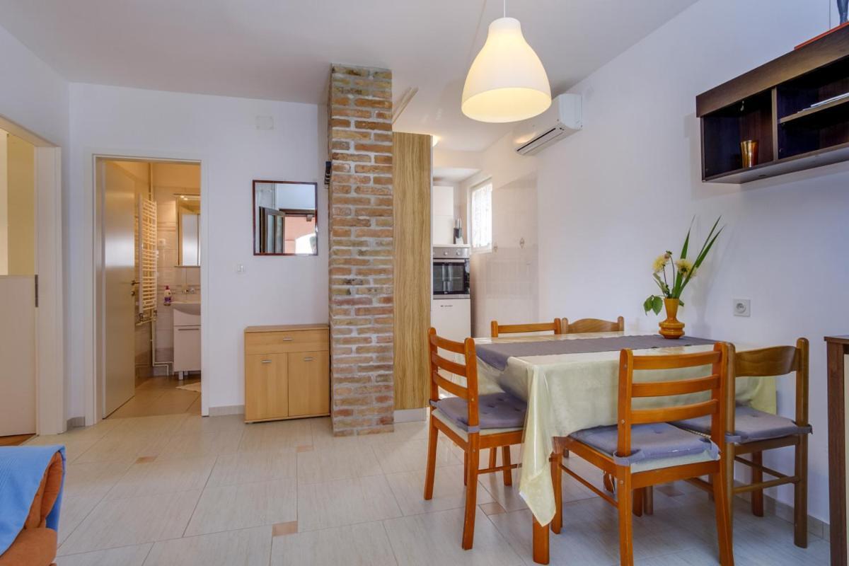 Apartmani Nadalina Veli Lošinj 外观 照片