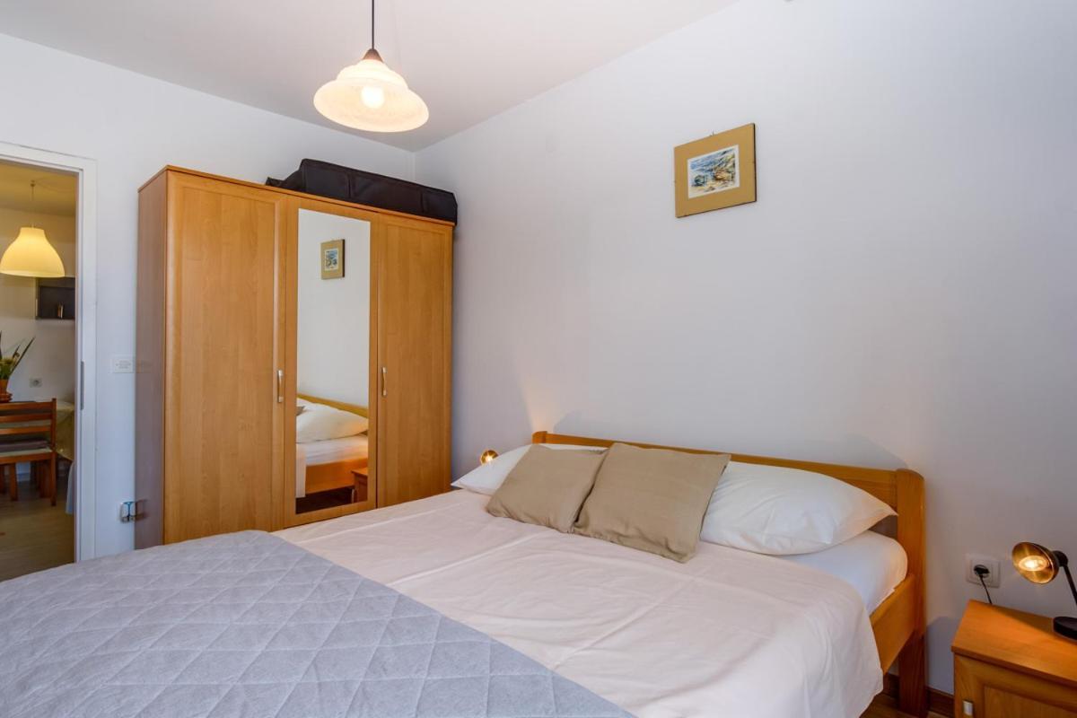 Apartmani Nadalina Veli Lošinj 外观 照片